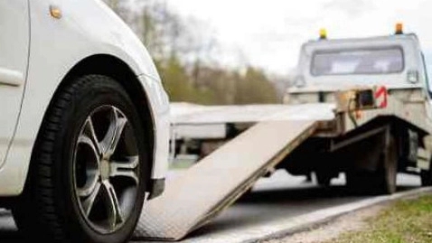 Chalus car tow truck Chalus car tow truck